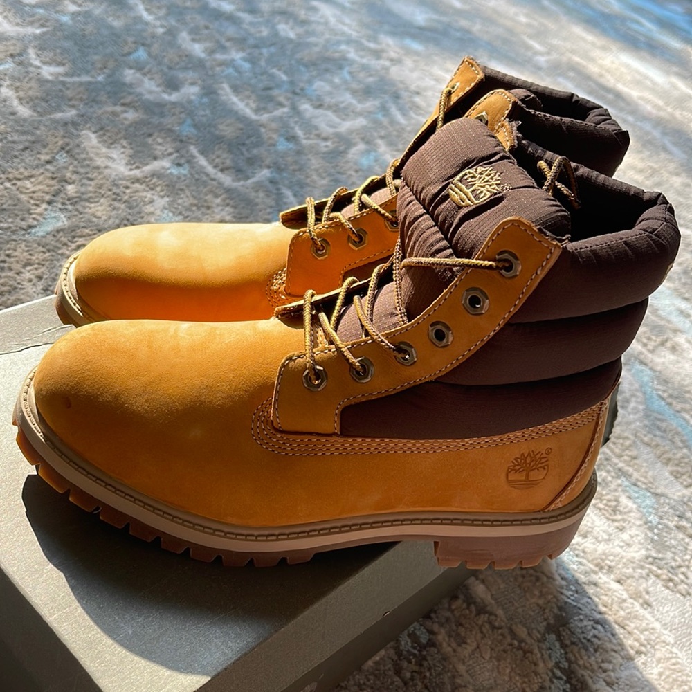 NWT Timberland Junior waterproof boots size 5/37.5